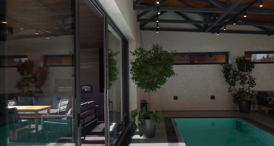 Установка раздвижных алюминиевых дверей